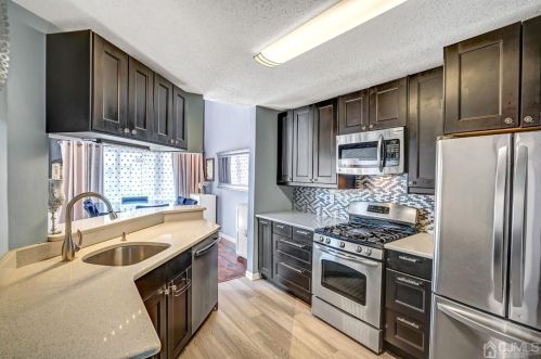 532 Edpas Rd, New Brunswick NJ 08901-3810 exterior