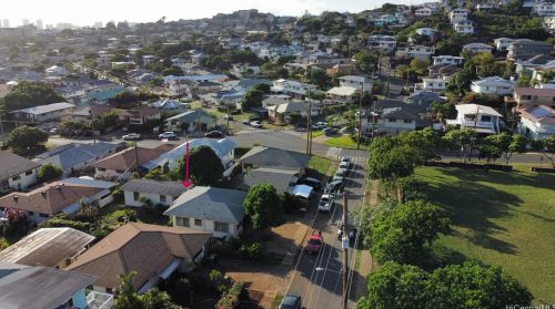 3877 Claudine St, Honolulu HI 96816-4333 exterior