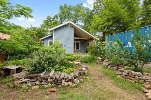 2023 2nd St, Austin TX 78702-4312 exterior