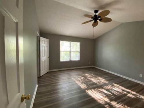 5760 Strathmoor Mnr Cir, Lithonia GA 30058-2619 exterior