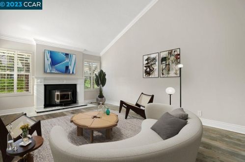 372 Camelback Rd, Concord CA  94523-1357 exterior