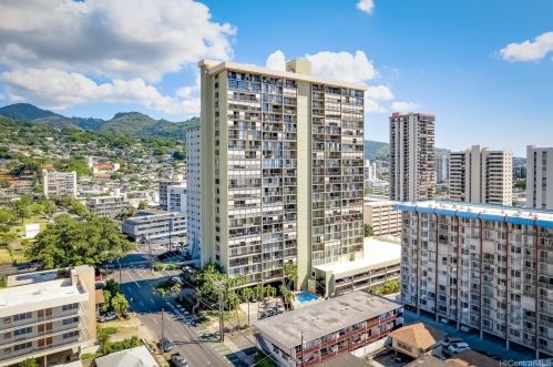 1561 Pensacola St, Honolulu HI  96822-3893 exterior