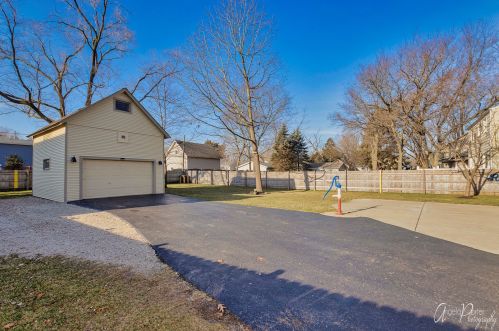 325 Douglas Ave, Bull Valley IL 60014 exterior