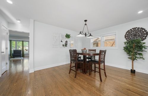 5606 Parkside Ave, Chicago IL 60646-6421 exterior