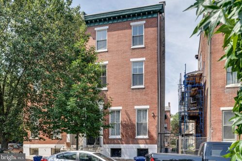 1629 Green St, Philadelphia PA 19130-3909 exterior