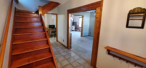 9 Spg St, Milford CT 06460-5052 exterior