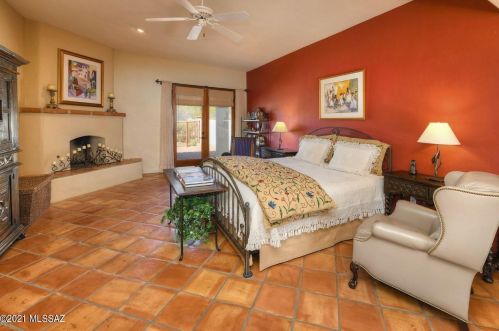 4820 Camino Escuela, Tucson AZ 85718-5914 exterior