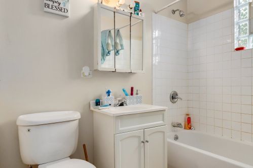 1302 Komensky Ave, Chicago IL 60623-1232 exterior