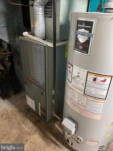 1123 Crestview Rd, Darby PA 19023-1111 exterior