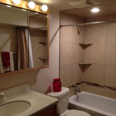 1040 Serpentine Way, Sandy UT  84094-4635 exterior