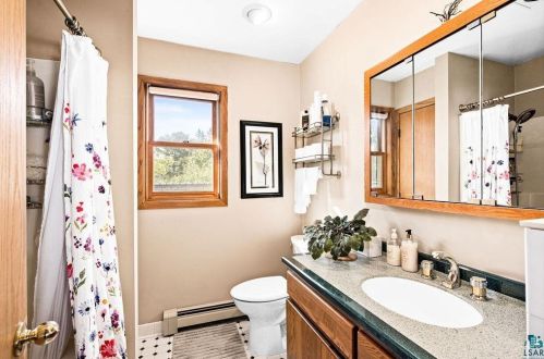 1001 Grandview Ave, Duluth MN 55812-1149 exterior