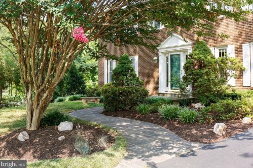 1515 Blue Meadow Rd, Rockville, MD 20854-2621