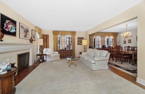 6124 Kilbourn Ave, Chicago, IL 60646-5020