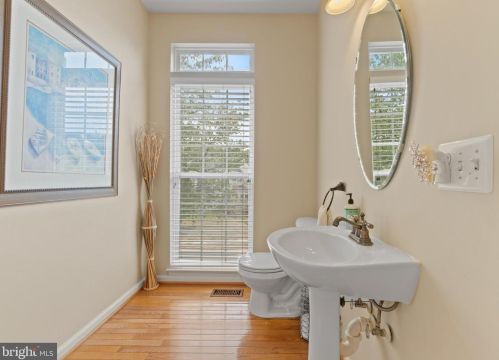 6802 Morning Brk Ter, Alexandria VA 22315-6117 exterior