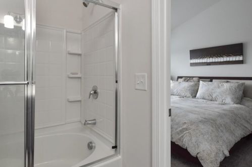 1025 Liberty Pkwy, Atlanta GA 30318-9376 exterior