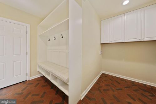 10028 Avenel Farm Dr, Rockville MD  20854-5412 exterior