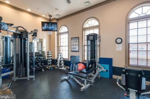 210 Fallsgrove Blvd, Rockville MD 20850-4711 exterior