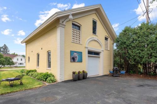 611 Walnut St, Horicon WI 53032-1234 exterior