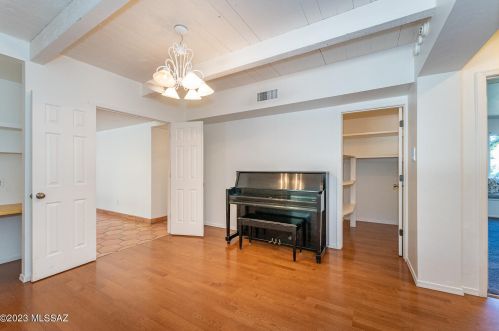 5925 Mina Vis, Tucson AZ 85718-4128 exterior