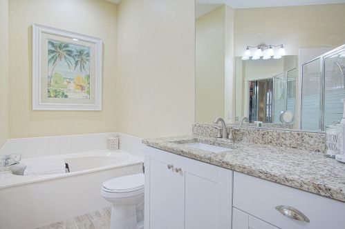 257 Bentley Cir, Fort Pierce FL  34986-2458 exterior