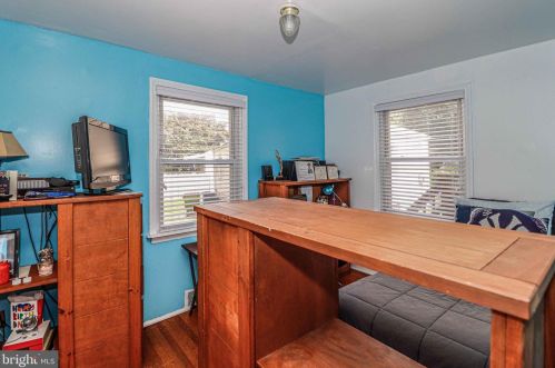 301 Hollywood Dr, Trenton NJ 08609-1805 exterior