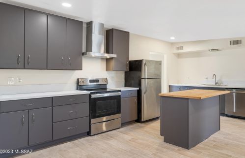 4402 Avenida Don Fernando, Tucson AZ  85757-9433 exterior