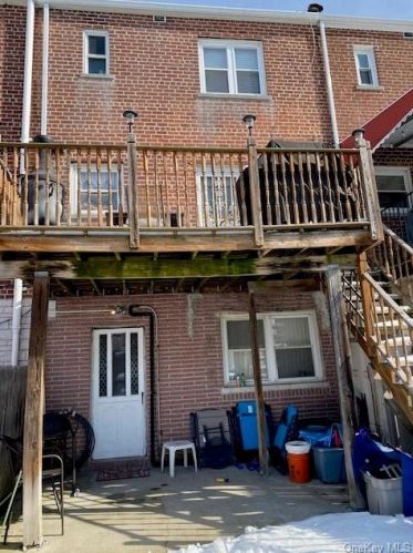 903 Brinsmade Ave, Bronx NY 10465-1903 exterior