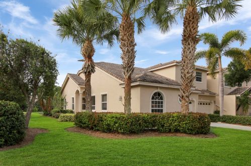 9201 Wentworth Ln, Fort Pierce FL  34986-3287 exterior