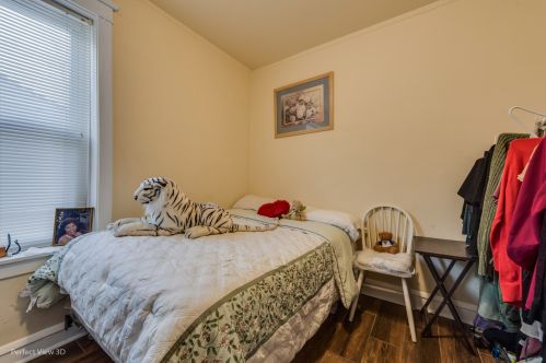 5755 Washtenaw Ave, Chicago IL 60659-3912 exterior