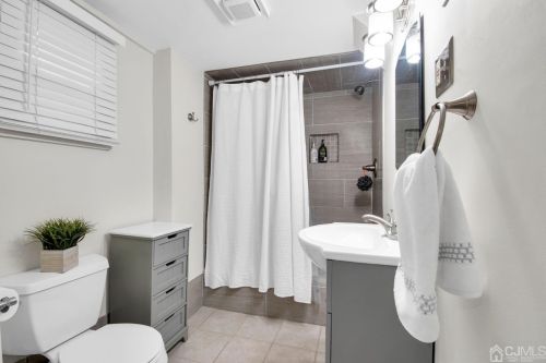 797 Barry Ave, Perth Amboy NJ 08861-1609 exterior