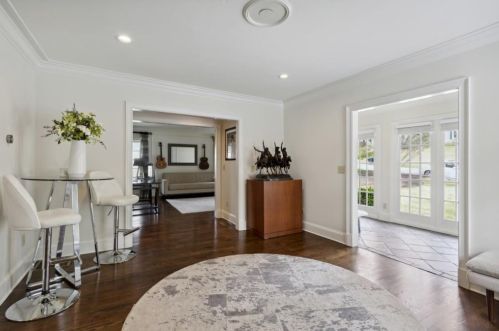 525 Brentwood Dr, Atlanta GA  30305-3408 exterior