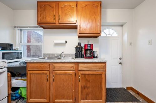 352 Garnet Way, Pittsburgh PA 15224-2005 exterior