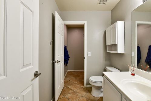 2245 Rio Vistoso Ln, Tucson AZ 85755-1911 exterior