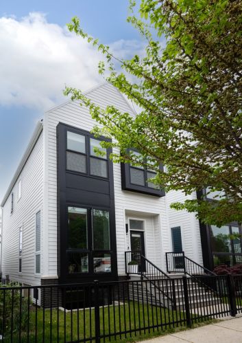 3724 Milwaukee Ave, Chicago, IL 60641-3035