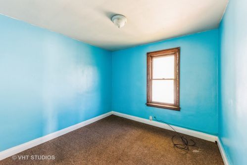 806 Jackson St, Waukegan IL 60085-7364 exterior