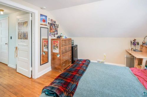 1 10 St, Duluth MN 55806-1227 exterior