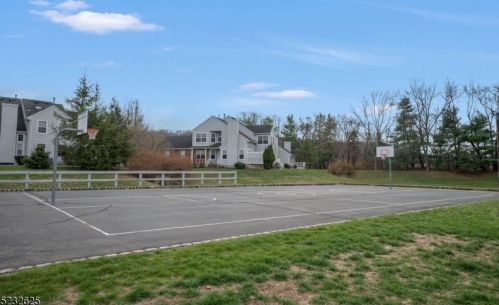 2005 Scarlett Dr, Hackettstown NJ 07840-4523 exterior