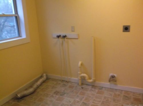 80 Furnace St, Killingly CT 06239-3524 exterior