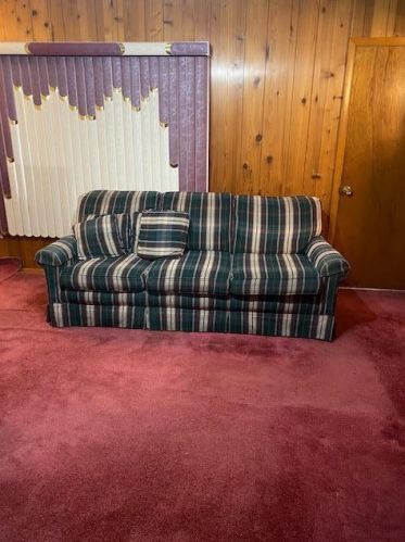 8424 Cheyenne St, Milwaukee WI 53224-4805 exterior