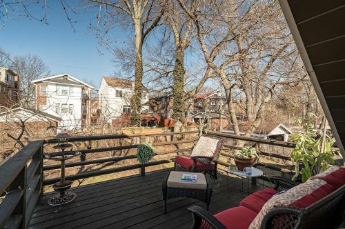 1137 Moorlands Dr, Saint Louis MO 63117-2151 exterior