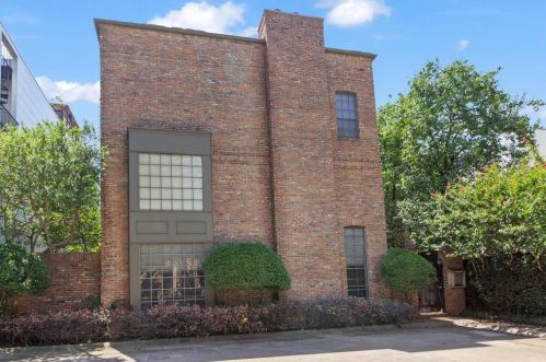 3919 Gilbert Ave, Dallas TX  75219-3959 exterior