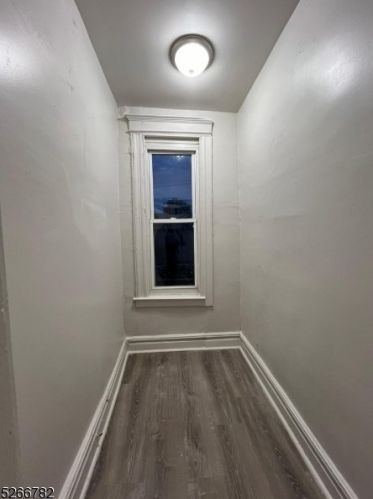 39 3rd St, Newark, NJ 07107-3163