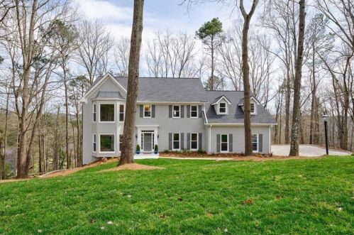 90 Cliffcreek Trce, Atlanta, GA 30350-2701