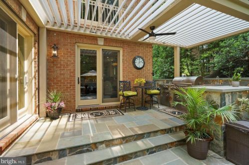 624 Live Oak Dr, Mc Lean VA 22101-1563 exterior