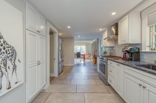 28 Westbourne Rd, Concord NH 03301-2916 exterior