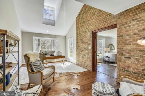 4206 Mt Vernon Memorial Hwy, Alexandria VA 22309-2809 exterior