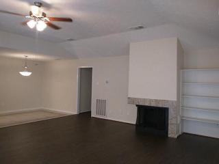 16034 Los Altos Dr, Houston TX  77083-2931 exterior