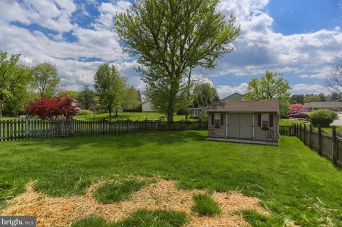 181 Primrose Ln, Hanover PA 17331-5211 exterior