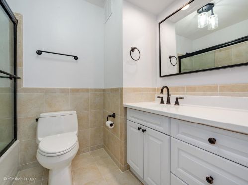 260 Chestnut St, Chicago IL  60610-3112 exterior