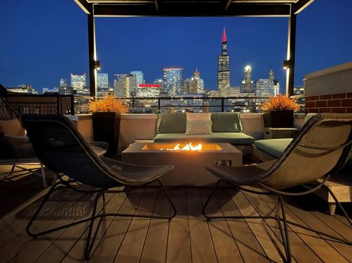 15 Racine Ave, Chicago, IL 60607-2017